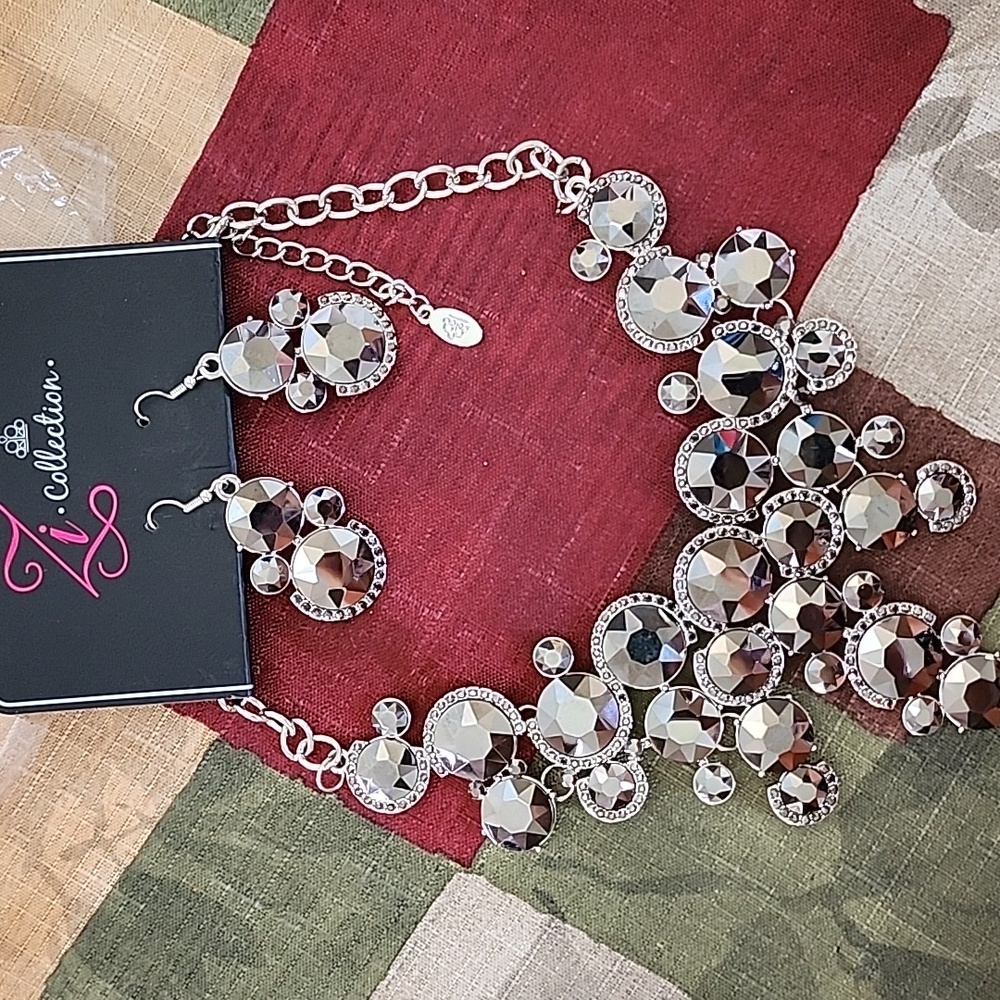 Paparazzi Zi Collection2020 "Fierce",HemititeRhinestone, Necklace Set, Brand New